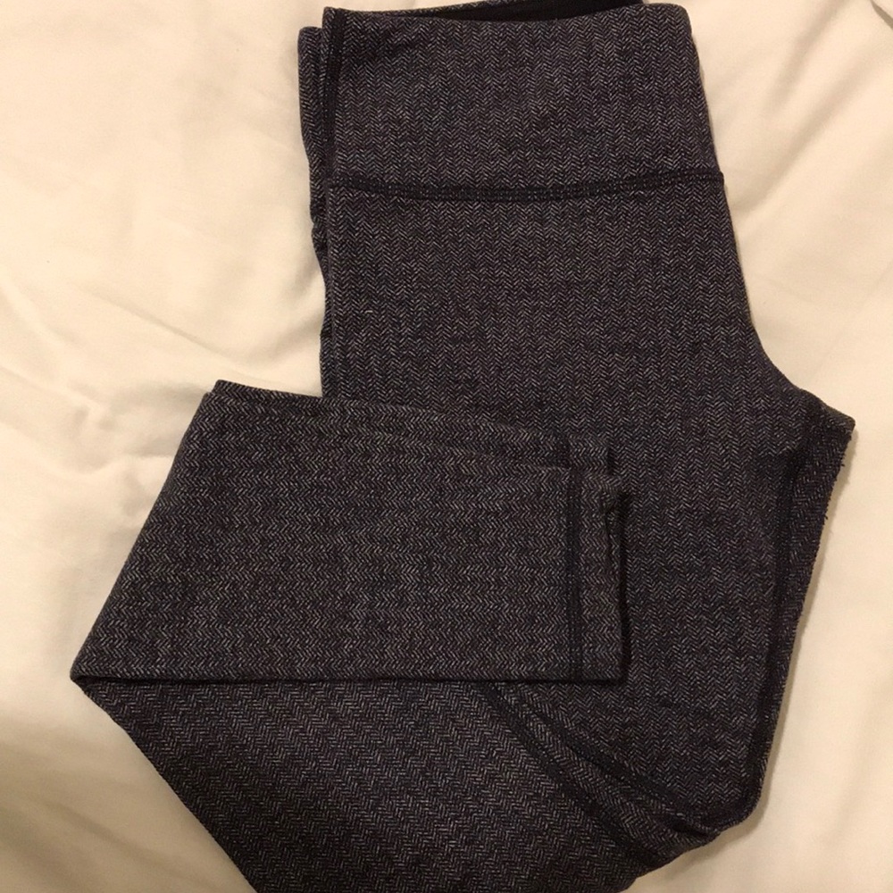 Warm navy patterned lulu lemon leggings